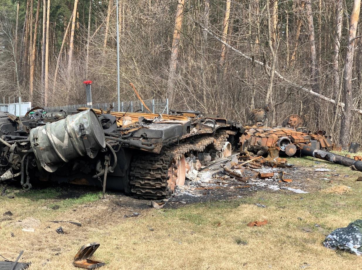 被擊毀的俄軍坦克。(路透社)