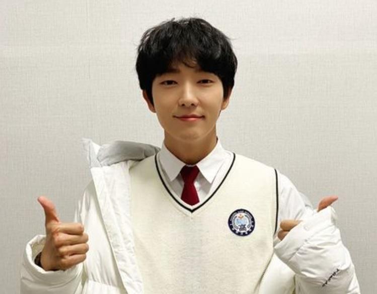 40歲的李準基在《Again My Life》演高中生,毫無違和感。