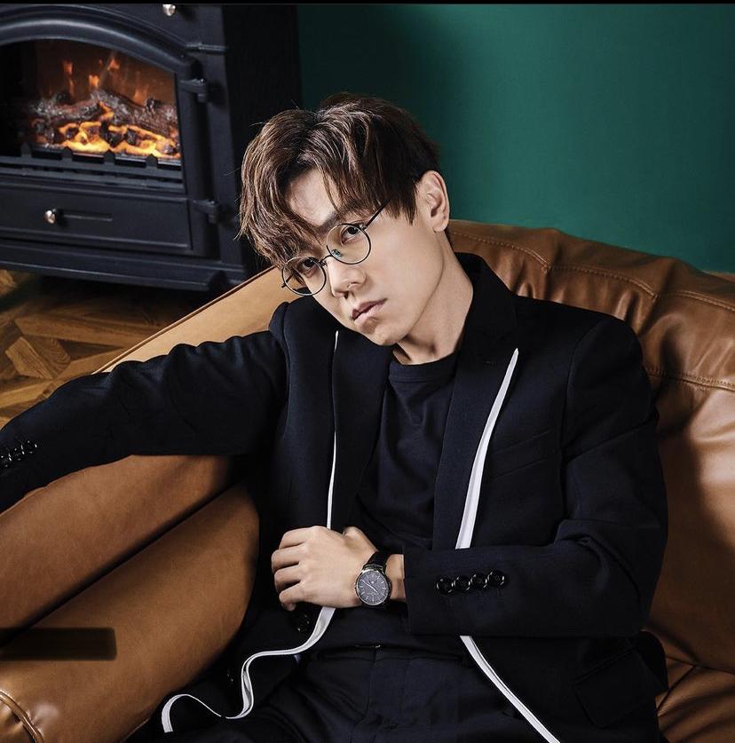 張敬軒換了新髮型被指與林家謙撞樣。