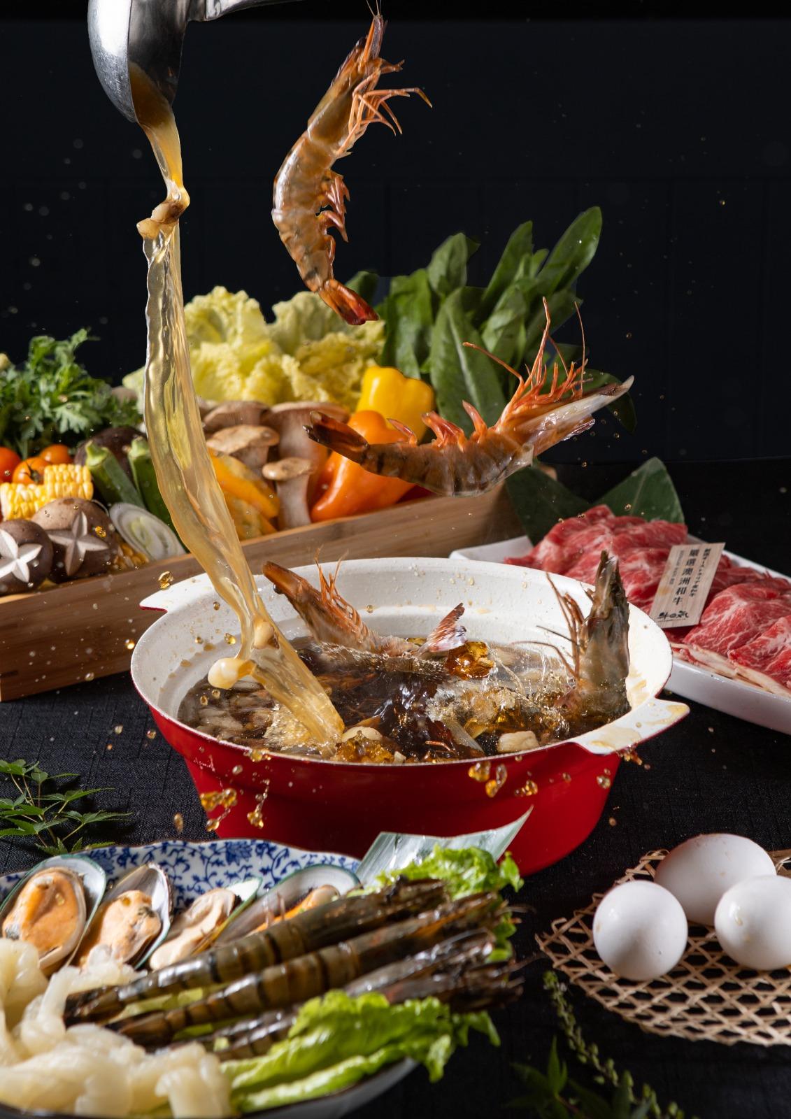 海鮮放題包括:大海蝦、青口、花膠及日本帶子