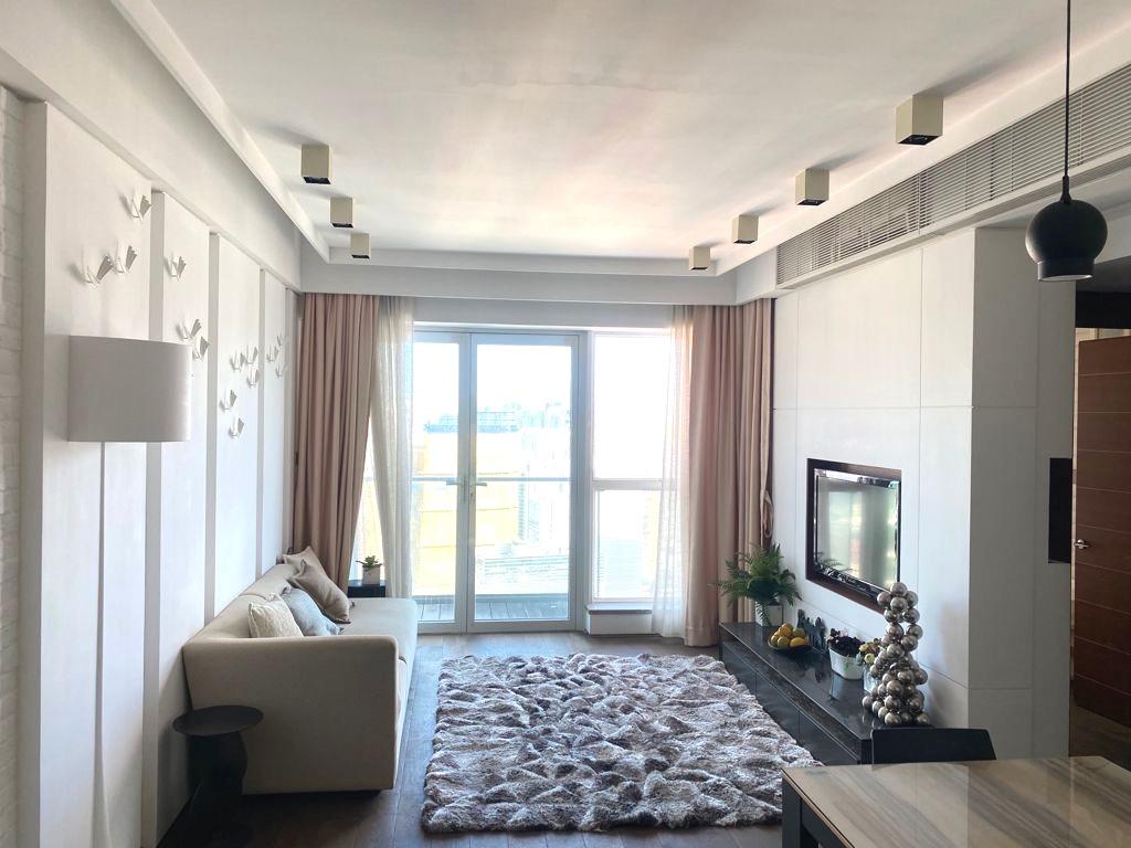 大廳四正實用,客飯廳間隔分明,並設有露台,方便欣賞全新蒲崗景致。