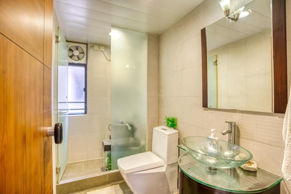 浴室裝修簡單不花巧。