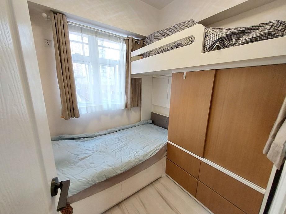 另一個睡房四正見使。