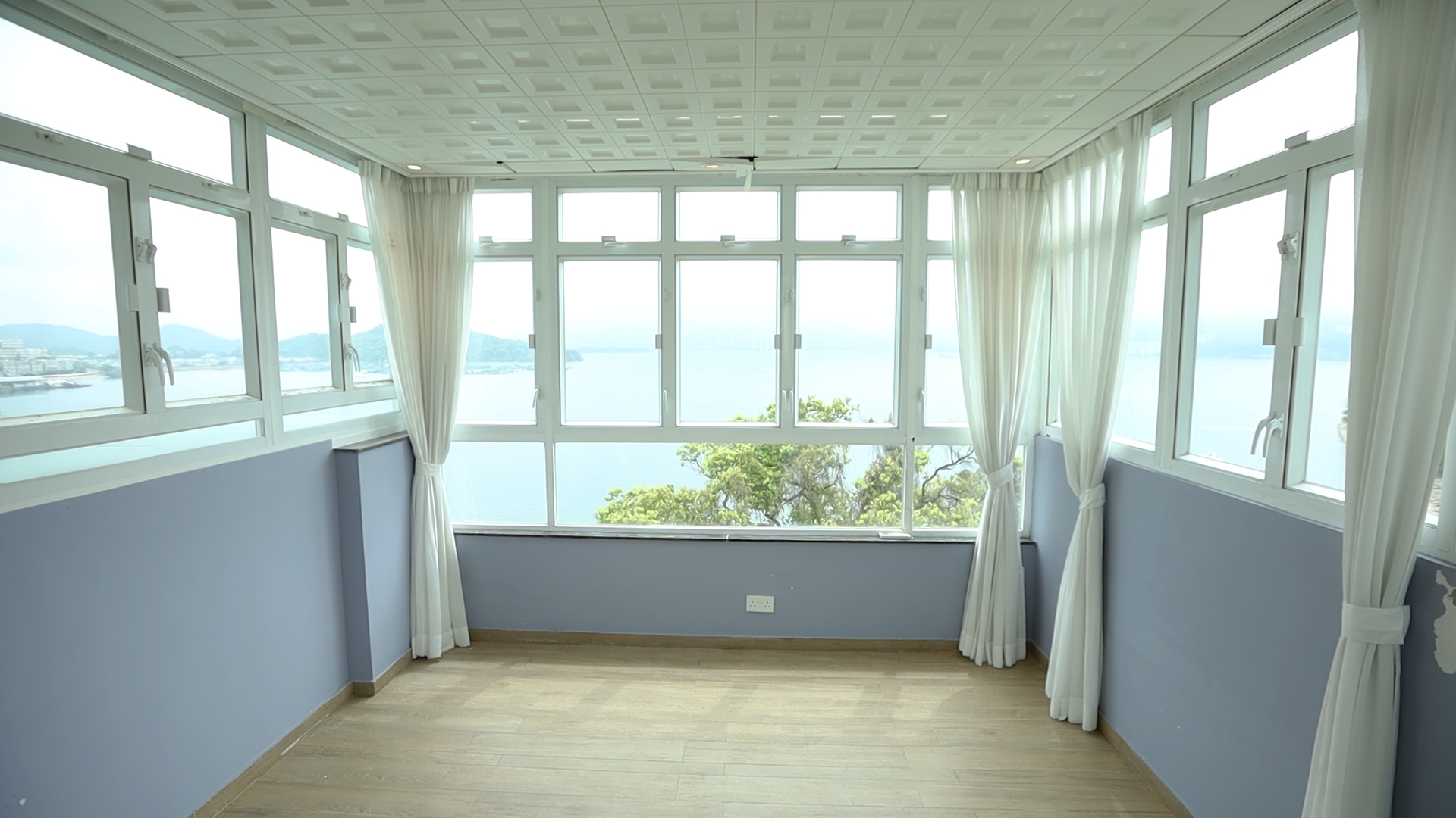 其中一個睡房為三面單邊,無遮擋海景相當吸引。