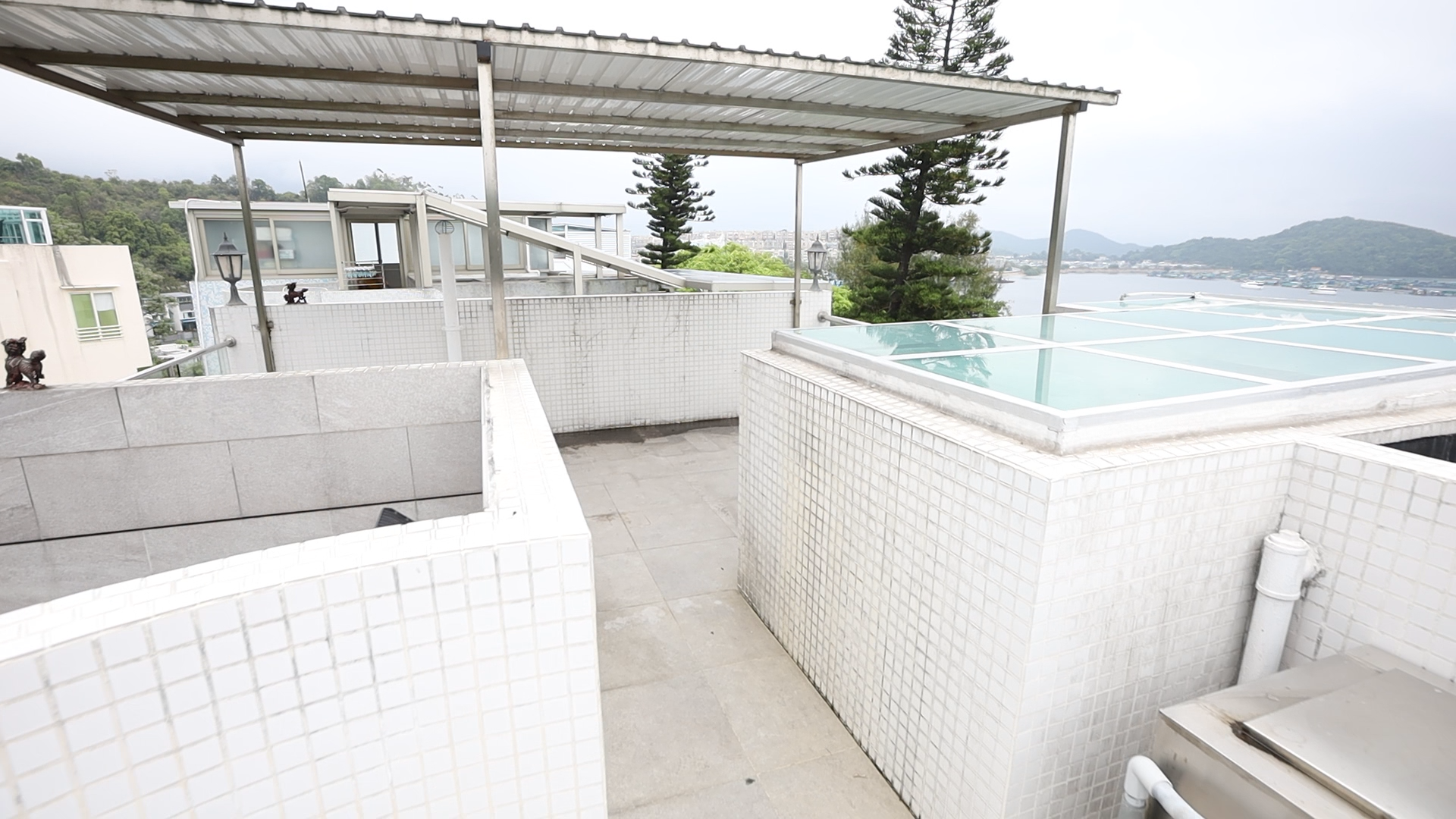 部分天台一隅。