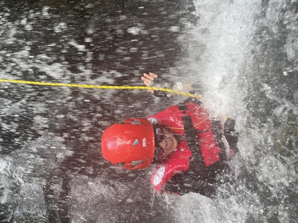 4月7日12:00快閃優惠|粉嶺屏南石澗激流溪降