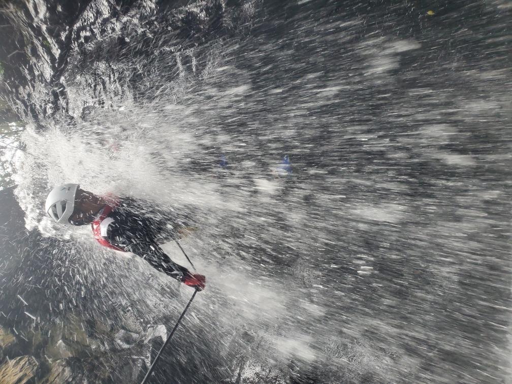4月7日12:00快閃優惠|粉嶺屏南石澗激流溪降