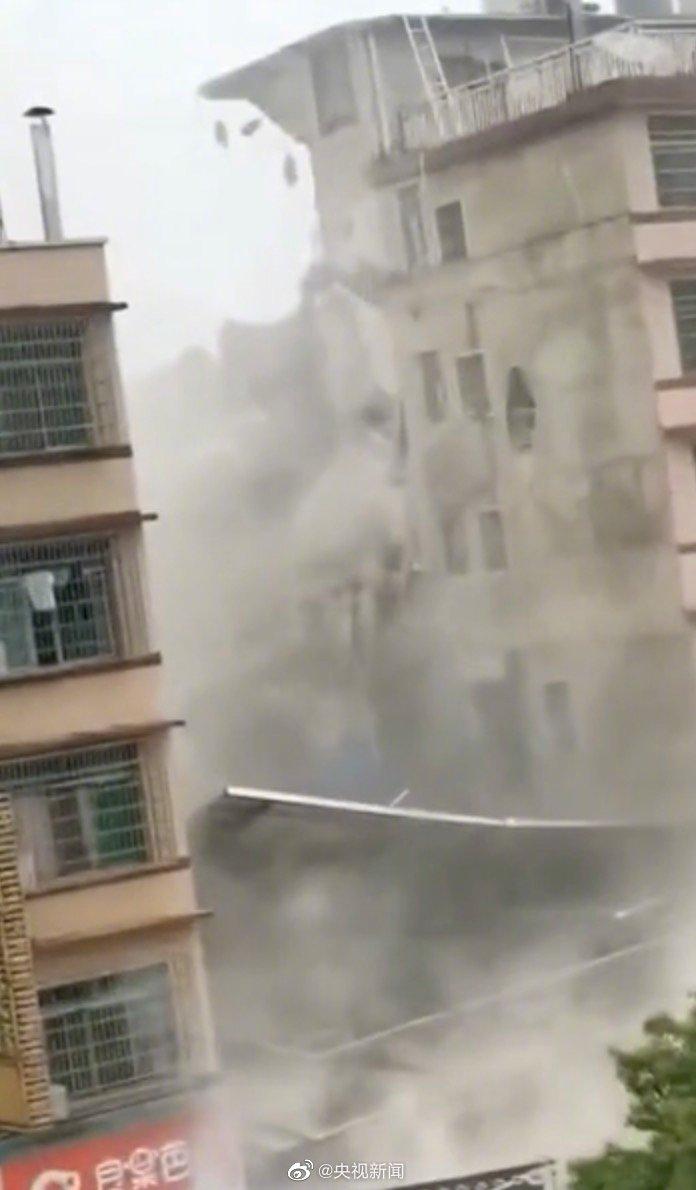湖南長沙6層建築物倒塌。(微博)