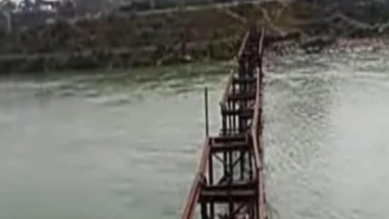 鐵橋原貌。(YouTube)