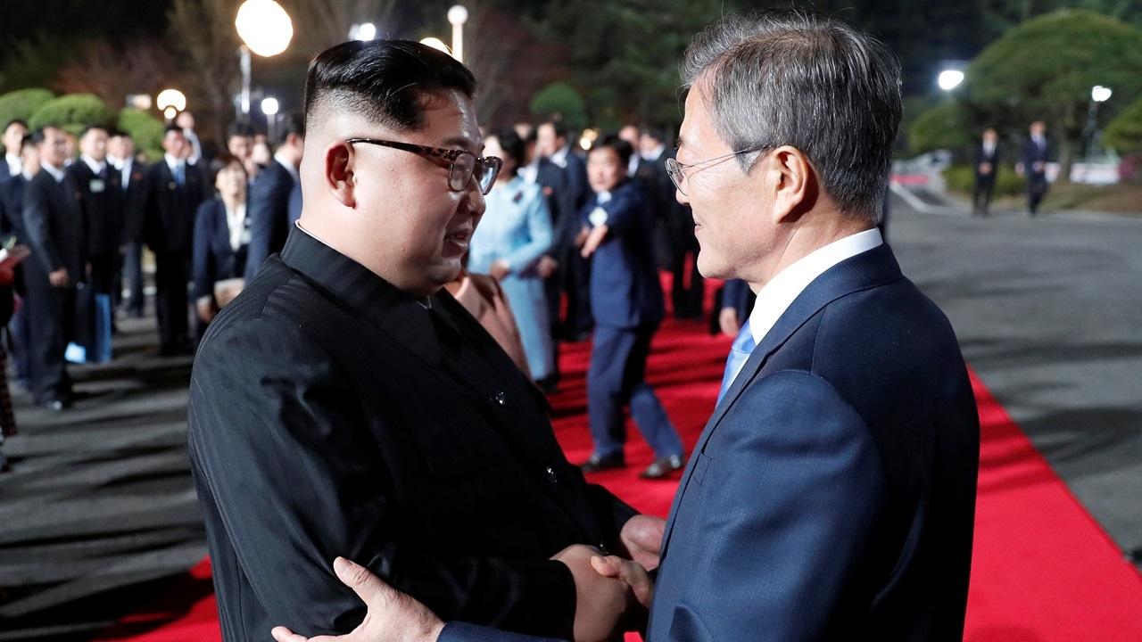 金正恩與文在寅交換親筆信,感謝改善兩韓關係。(資料圖片)