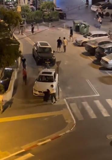 民眾慌忙走避。(Telegram)