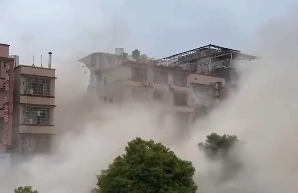 湖南長沙6層建築物倒塌。(微博)