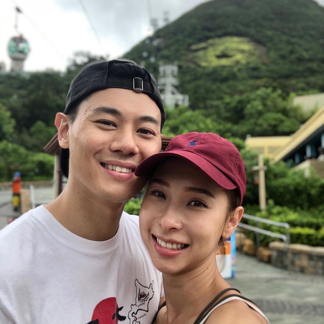 李旻芳與老公黃耀英同是愛狗之人。