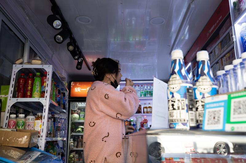 上海市黃浦區豫園街道,有居民自願做檢測。(新華社圖)