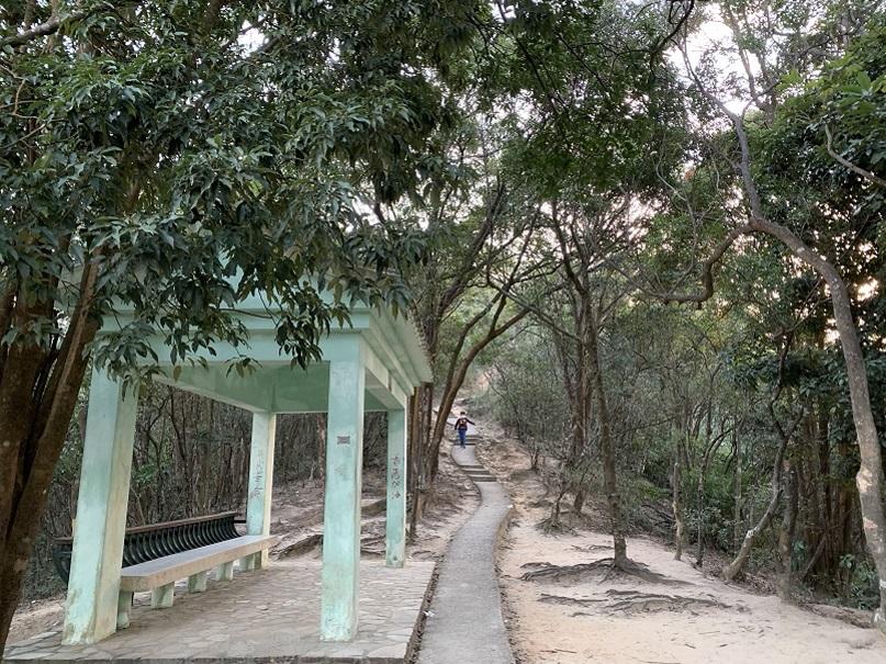 夜遊獅子山 日落下的望夫石