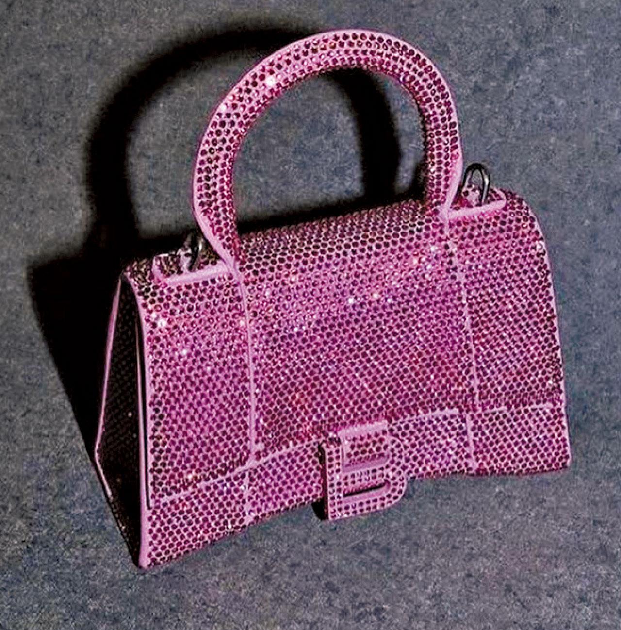 《i-D》特賣活動捐助烏克蘭