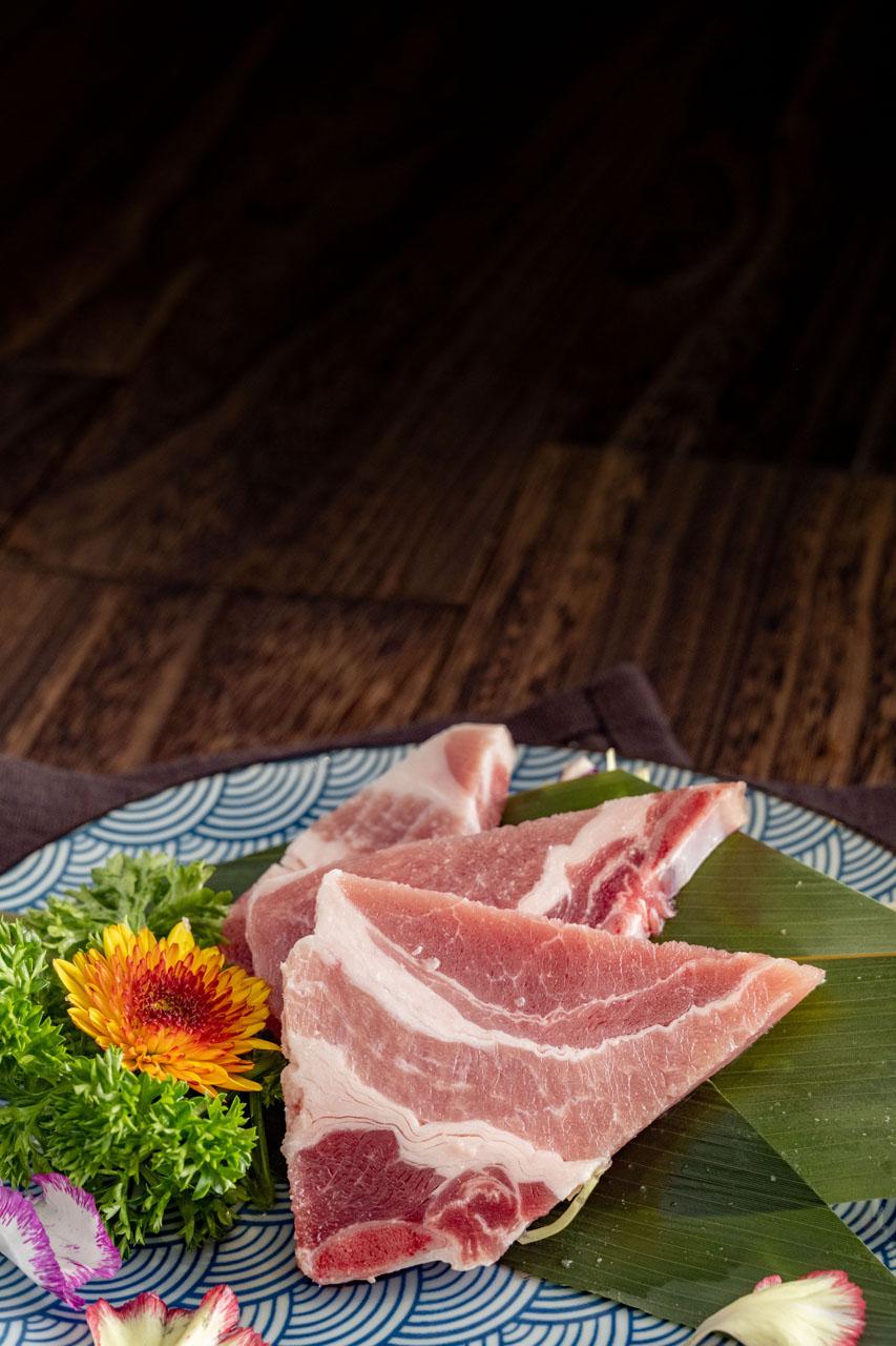 濟洲黑毛豬肩三角骨