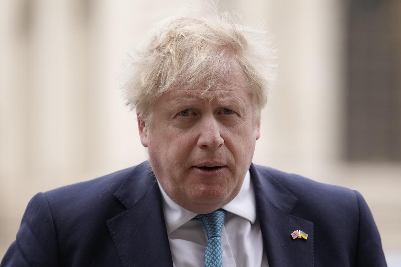 約翰遜指,現時有更大的責任,去處理英國民眾認為優先的事項。(AP)