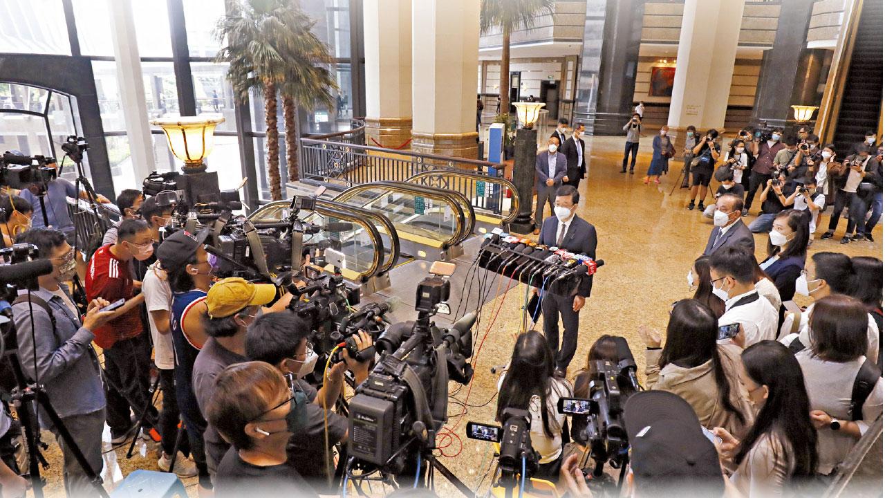 各界會面|李家超:料夠票入閘 強調愛港 參選為全港市民