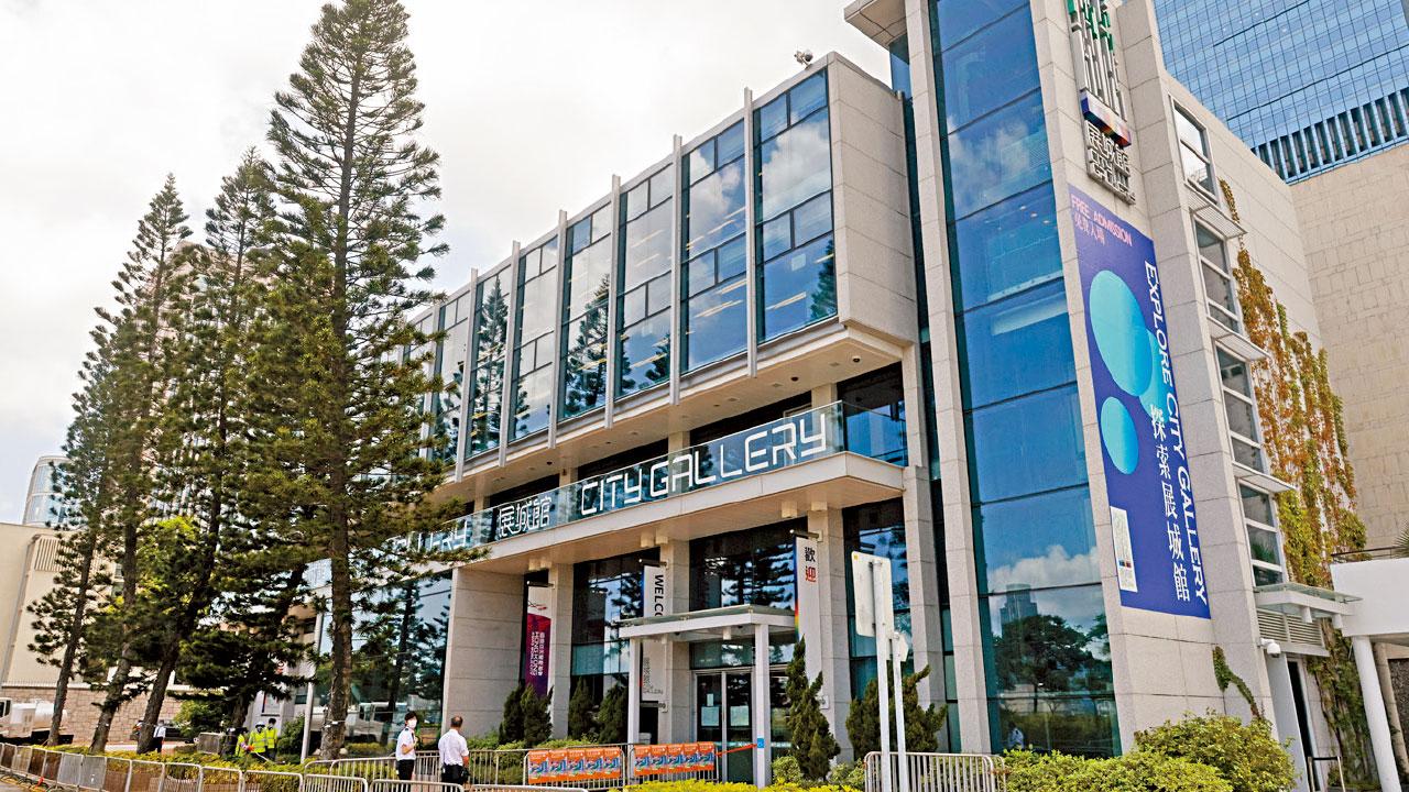 特首選舉|已取逾700選委提名票 李家超今報名參選