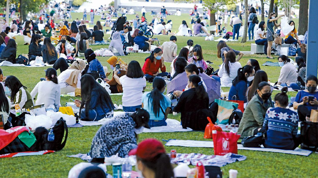 高峰回落增1921確診 預告復課返學密做快測 新疫情下不輕易再停課