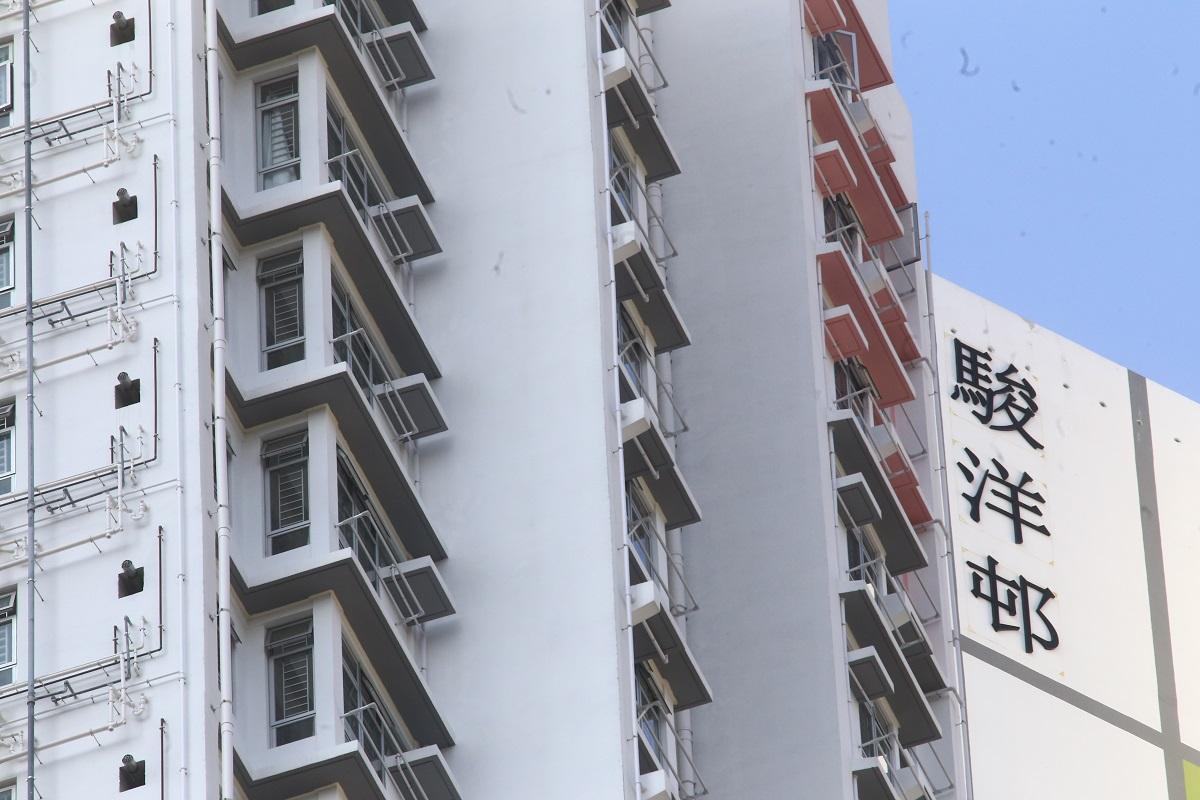 駿洋邨有大廈被納入強制檢測公告。(資料圖片)