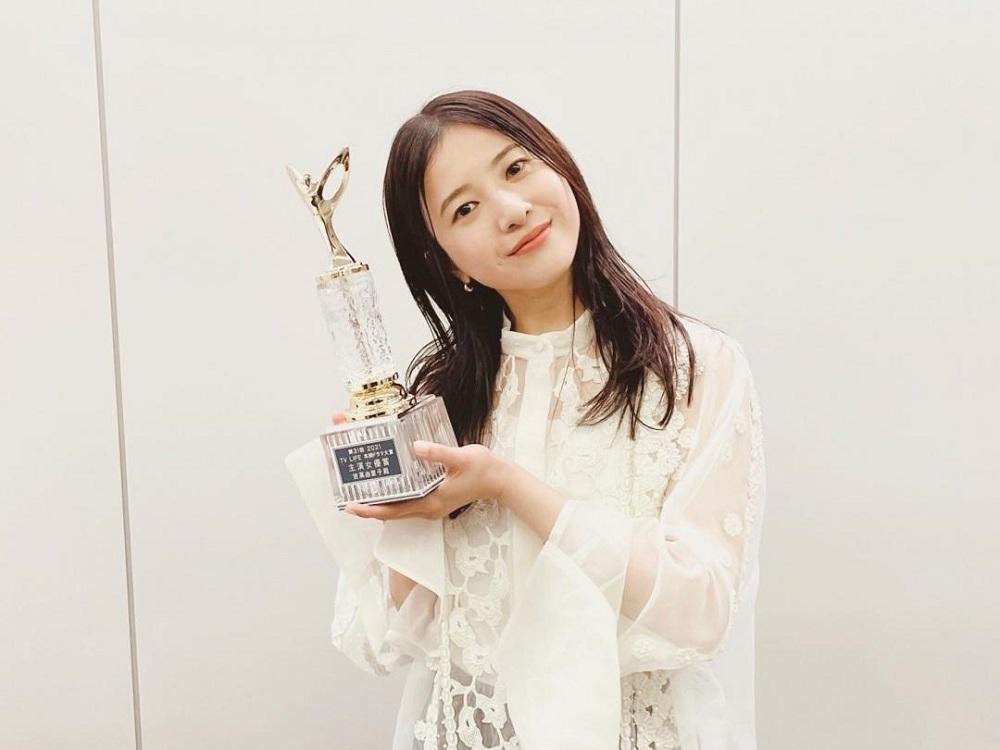 女星吉高由里子早前暗示梅川「多手多腳」。