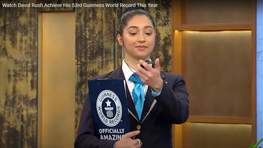 健力士世界紀錄裁判員即場監察挑戰進行。(YouTube)