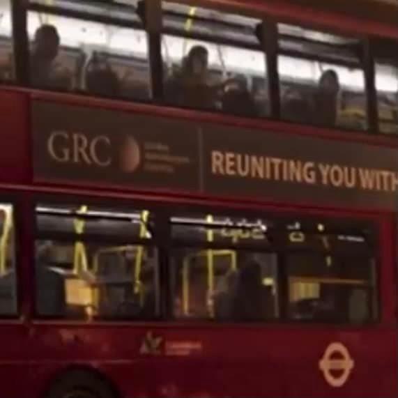 第二集巴士車身廣告出現了 GRC(The Global Repatriation Council),顯示那是MCU在「彈指」後的世界。(受訪者提供)