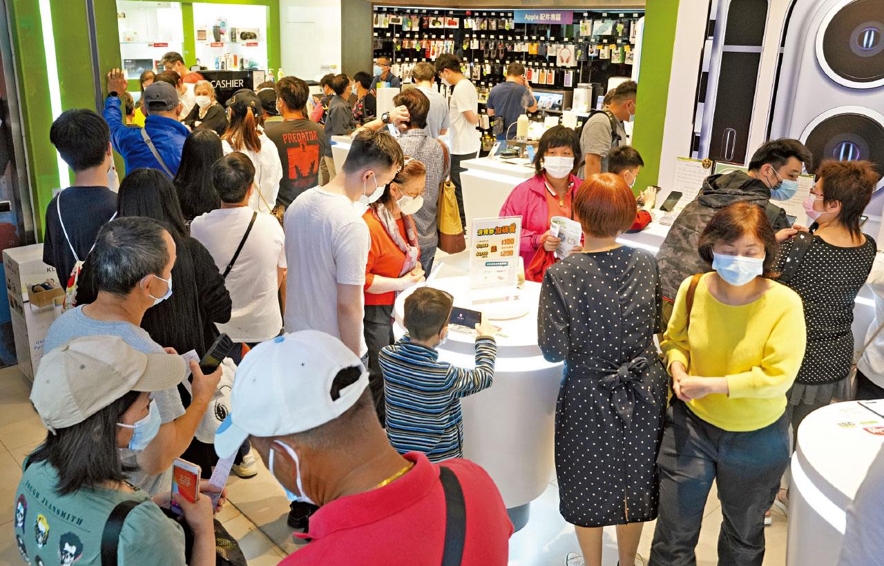 消費券首個星期日 陳茂波︰消費氣氛有改善