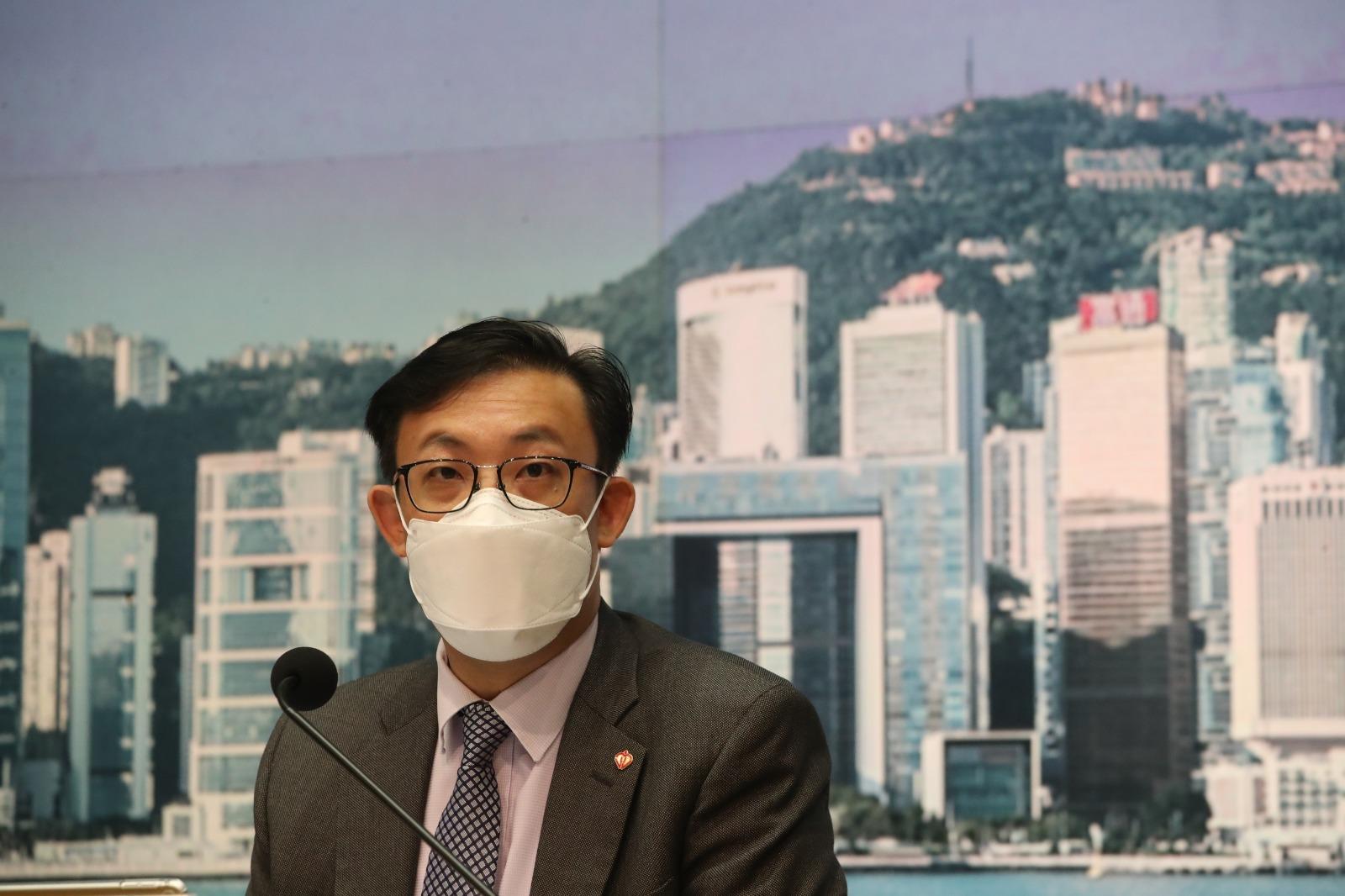 李立業指,本港過去一日再多54名患者離世。