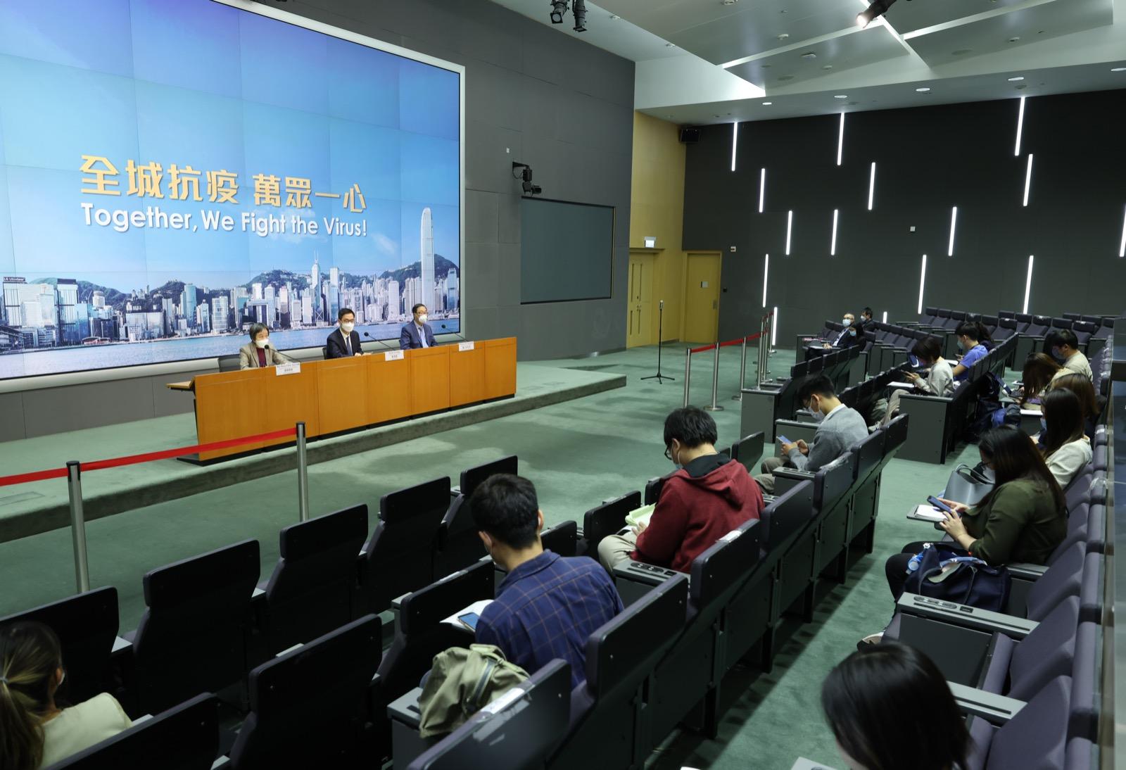 今年中學文憑試,特別規定考生及考務人員每日須要做快速測試,陰性才可去試場。