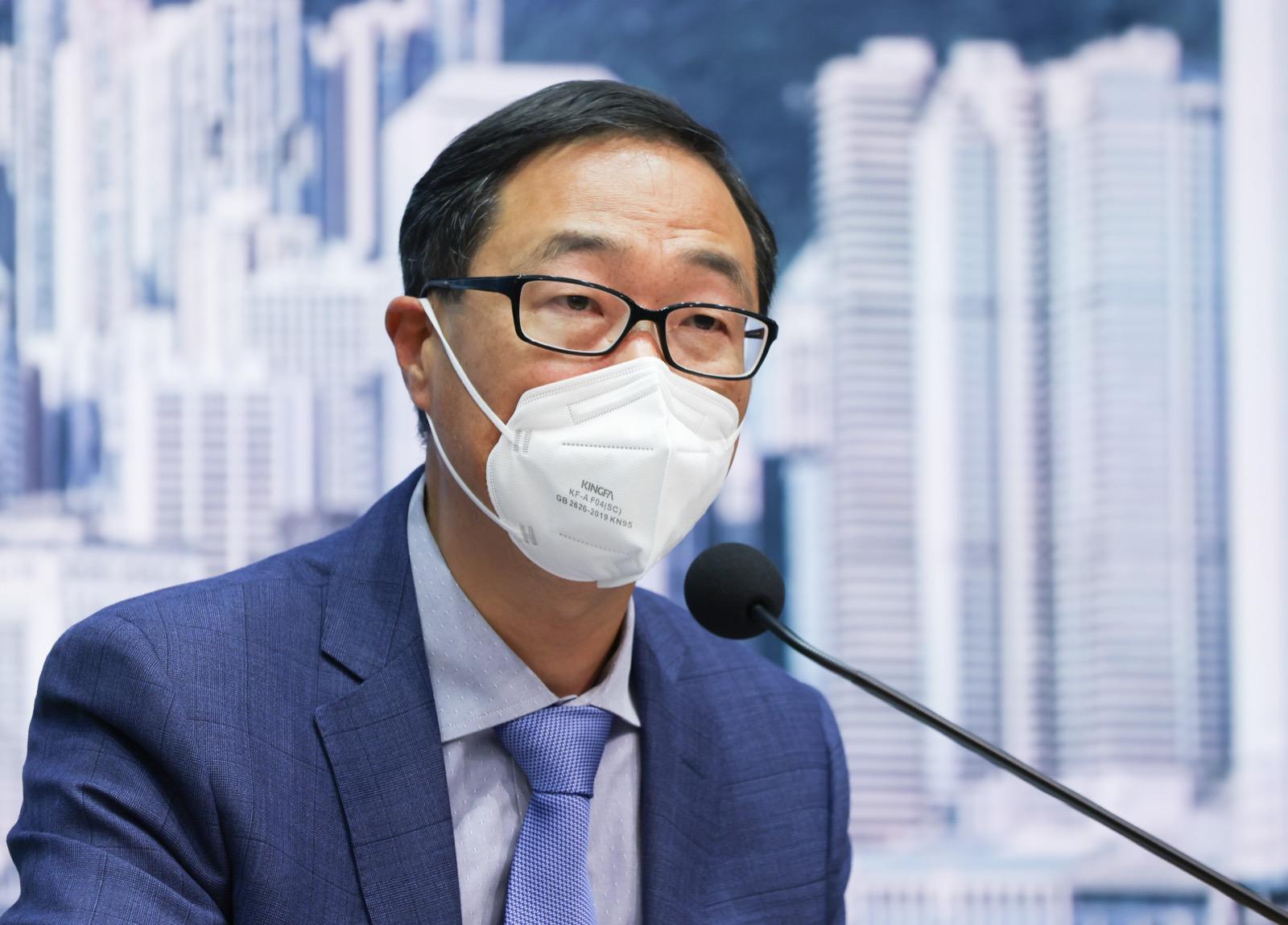 考評局秘書長魏向東指,准考證則會在周四(7日)起派發,快速檢測包亦隨之發放。