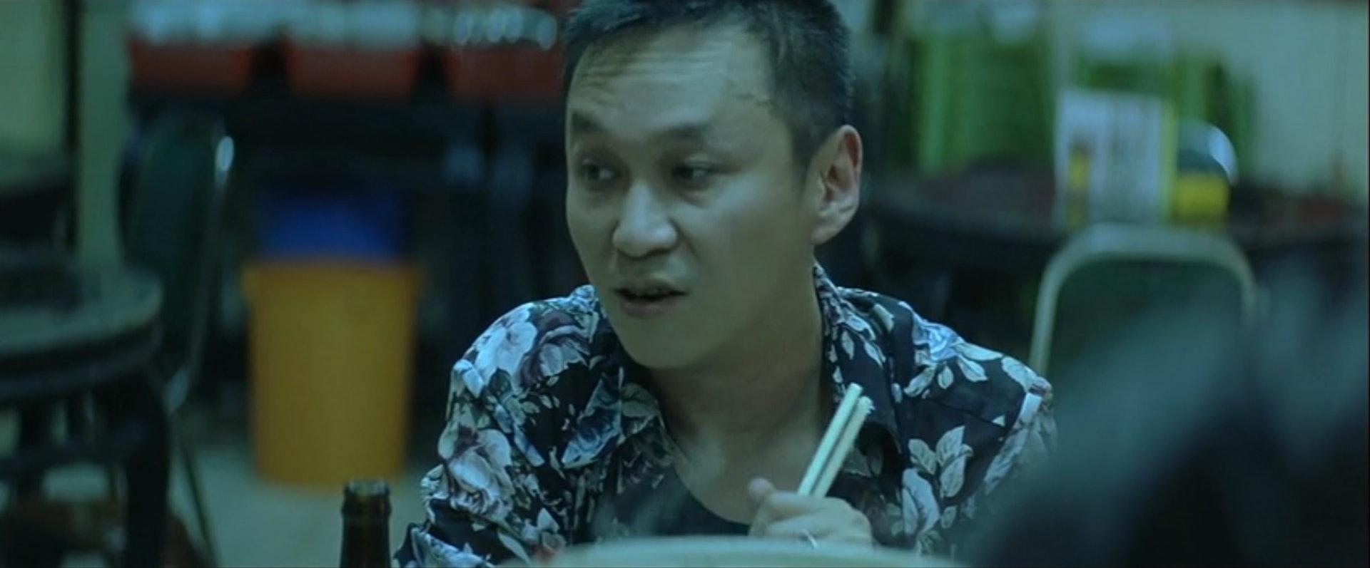 陳德森於《無間道2》客串四大家族其中一個老大。(無間道2截圖)