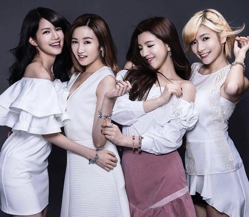 Chloe曾是跳唱女團As One的成員。