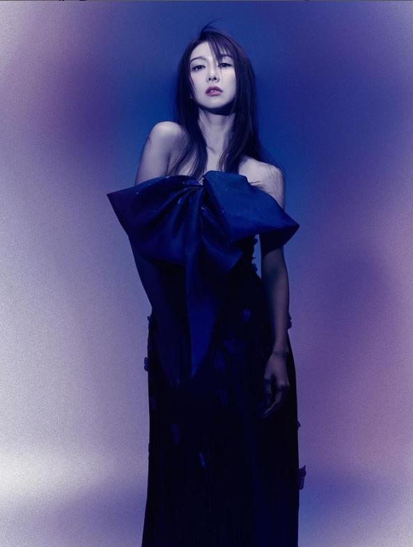 Fiona上月po相時,獲網民有讚高貴又sexy。