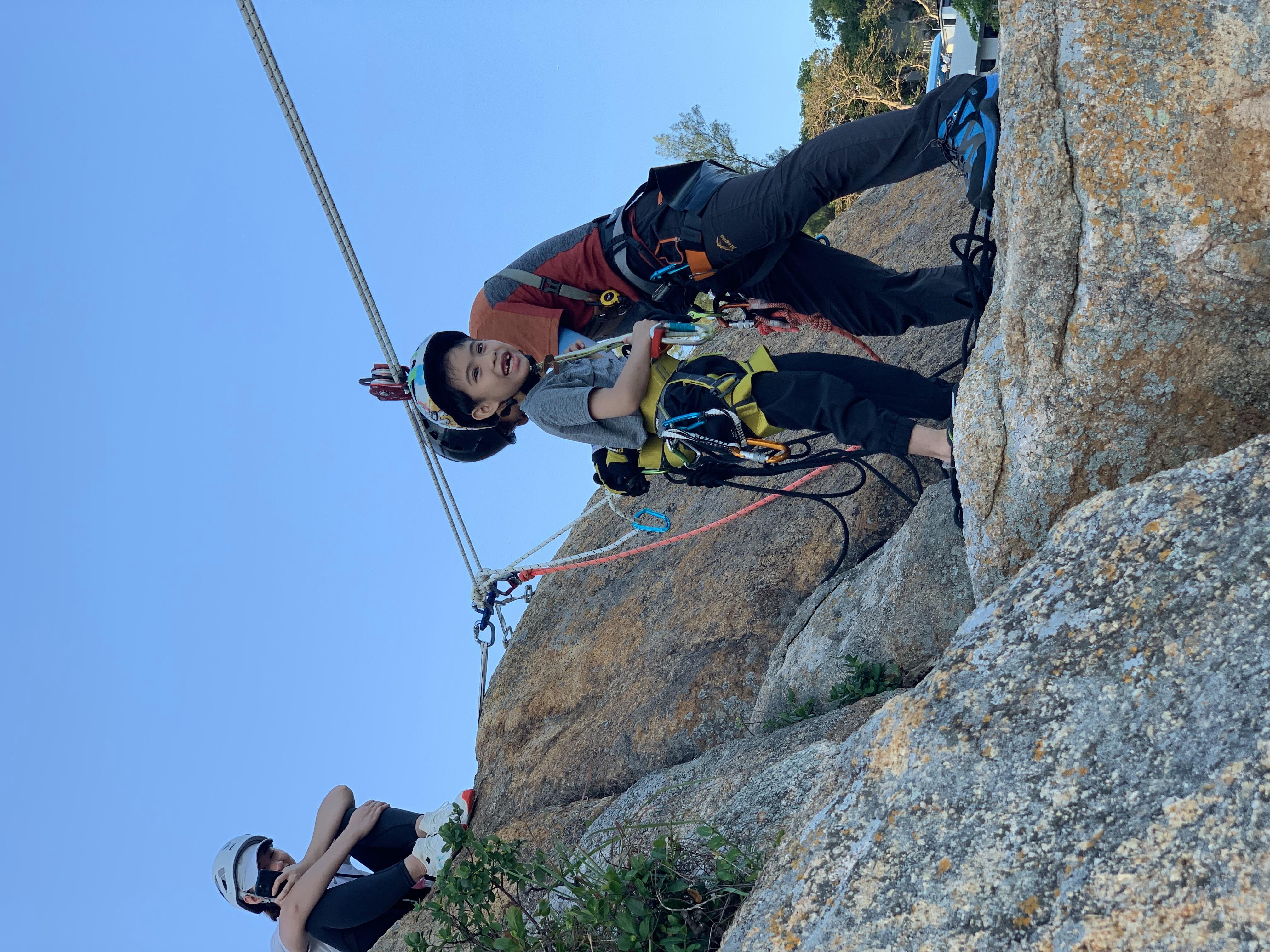 長洲放電歷險之旅:親子攀岩+飛索