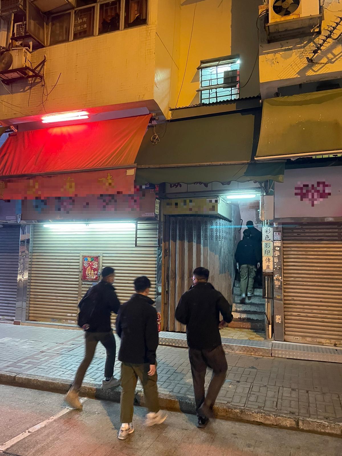 警截查逾400人揪3通緝犯 26人無戴口罩違限聚令罰款