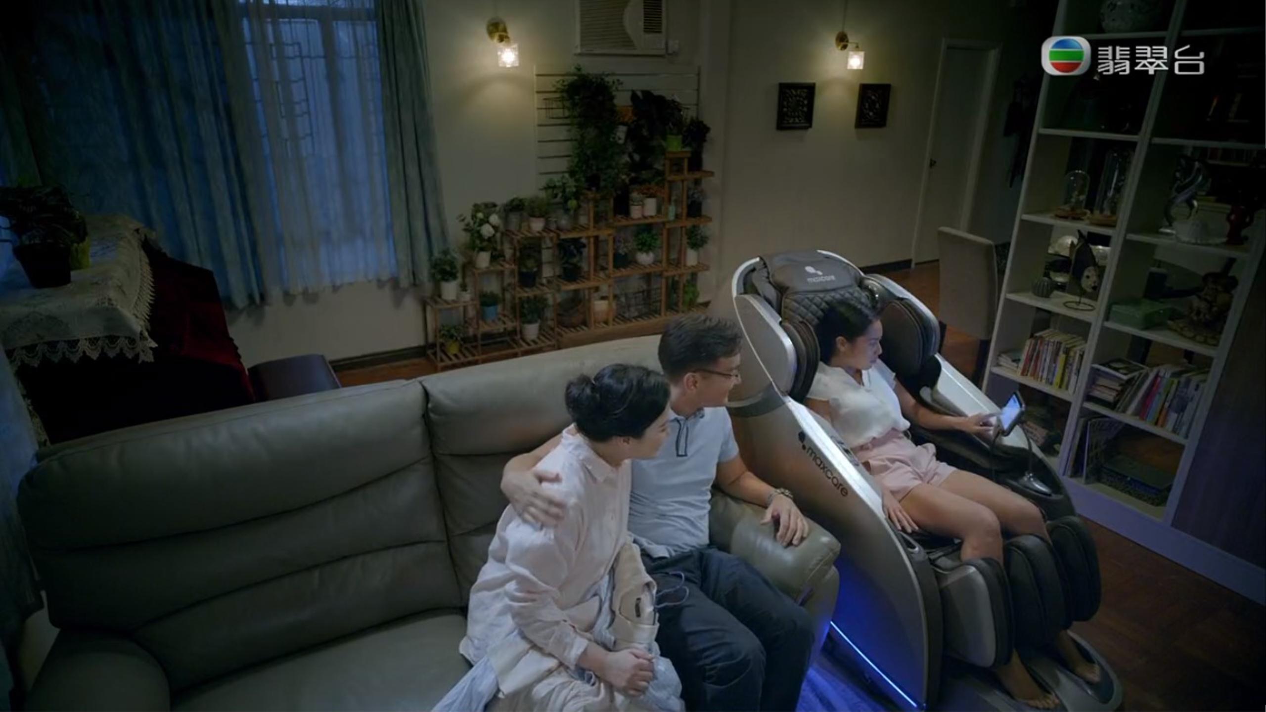 黃子雄及樊亦敏視工人姐姐如已出。