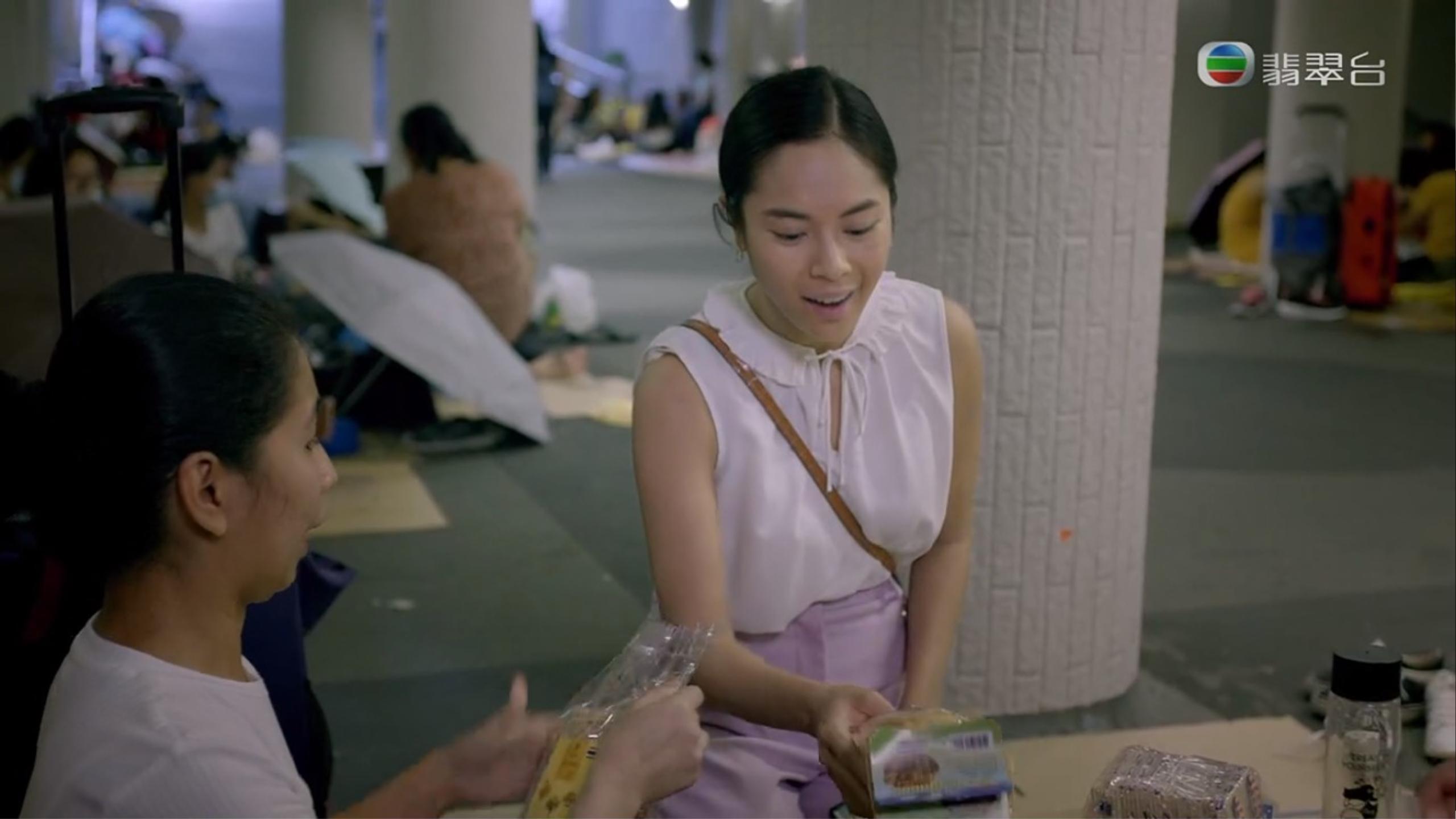 黃婉華以流利菲律賓話演出。