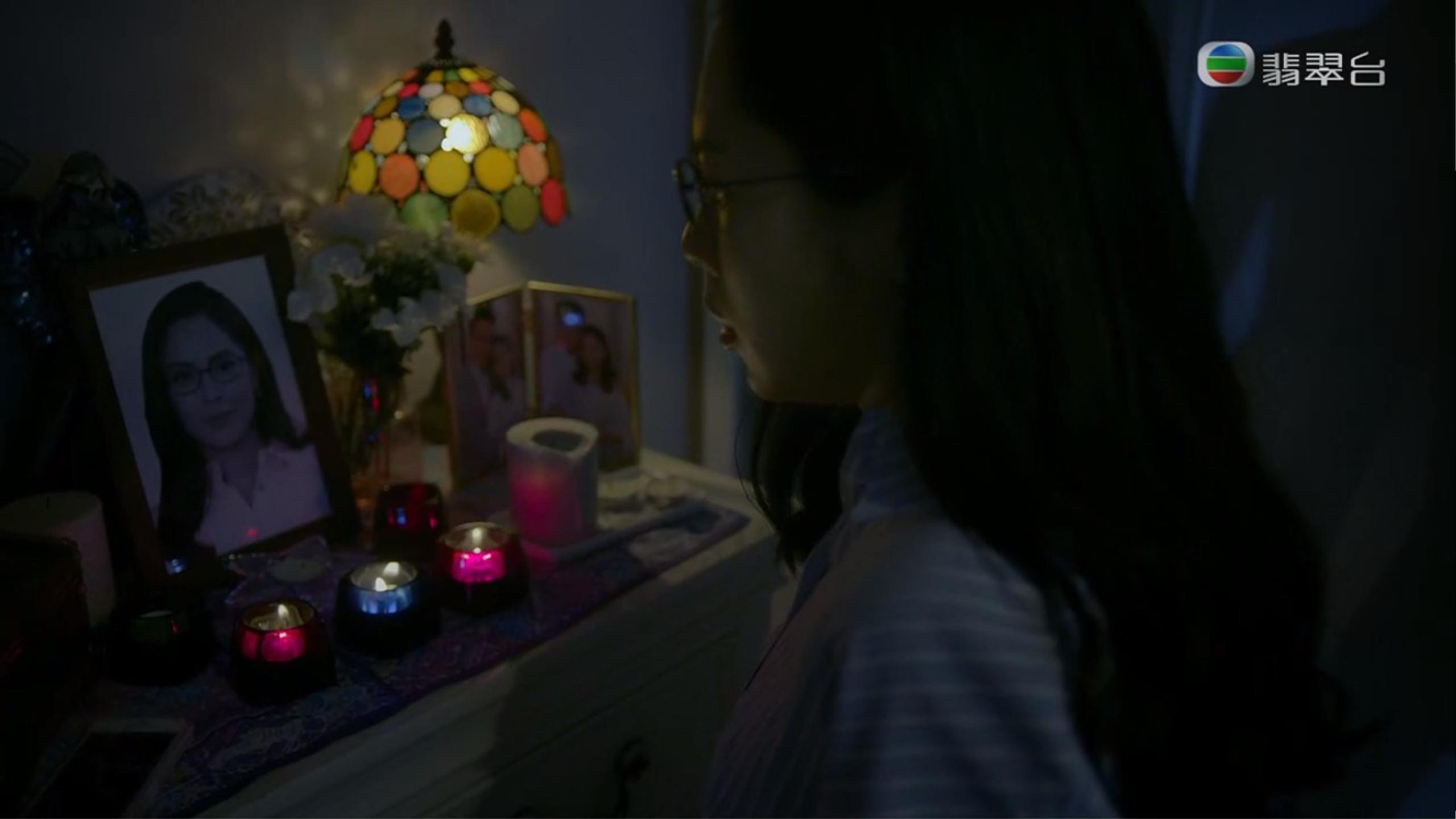 黃婉華打開Lulu的房間,發現自己跟他們死去的女兒一樣。