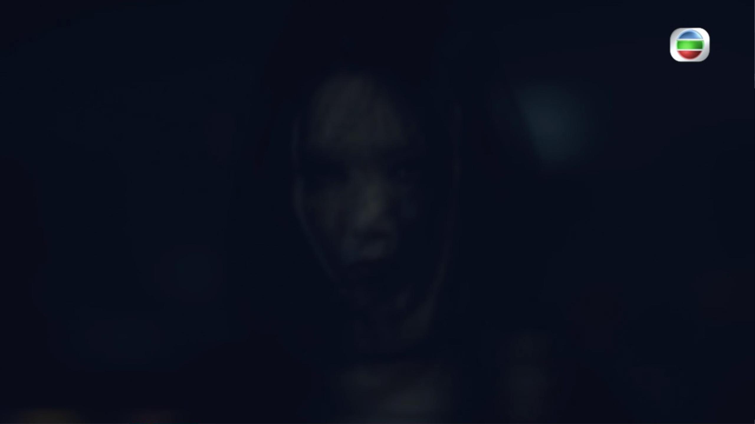 黑到完全看不到人樣。