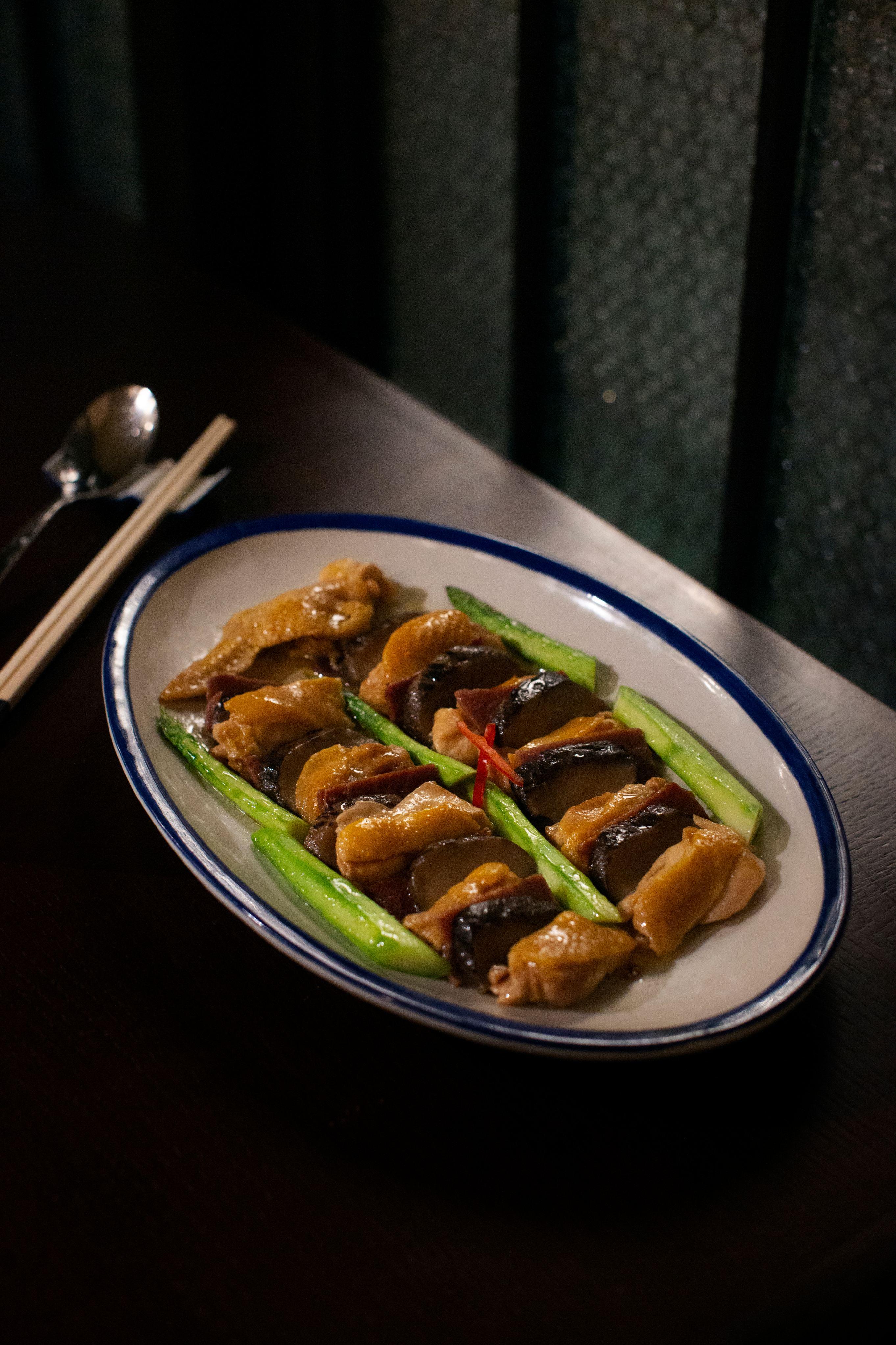 米芝蓮一星食府逸東軒推出晚市七折優惠。