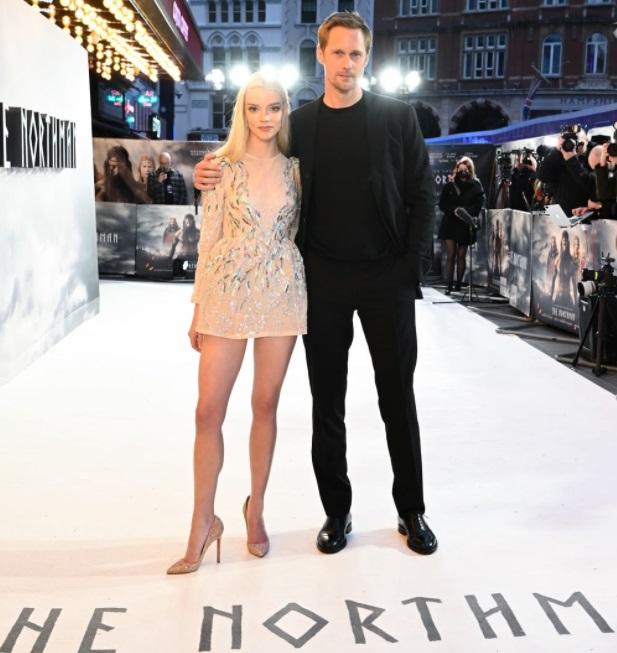 《The Northman》英國倫敦首映特別鋪上白色地毯。