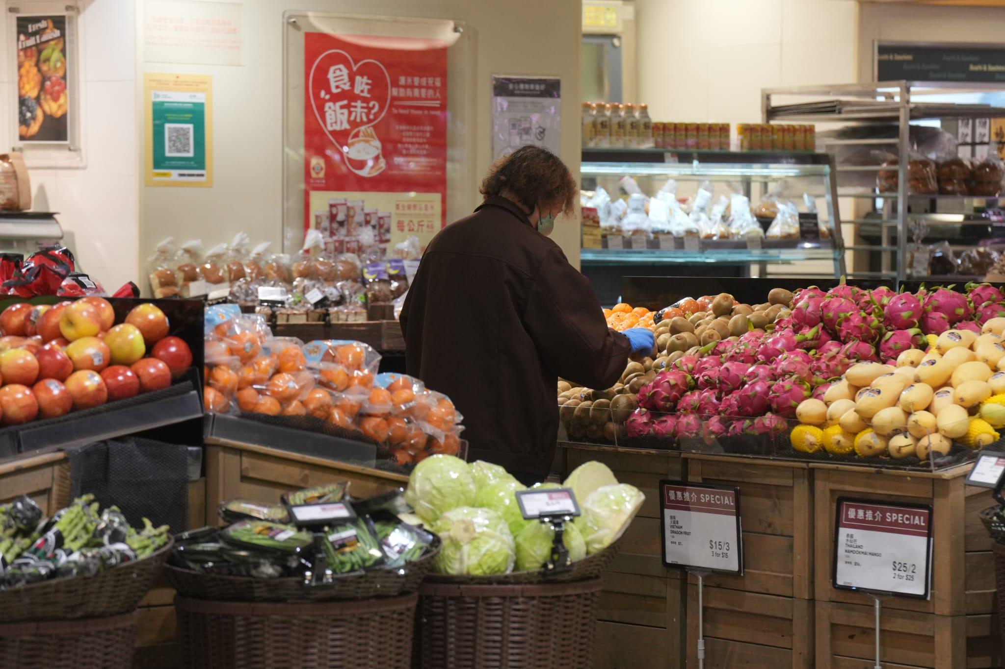 消委會發現,2021年超市貨品價格平均跌1.9%,未能抵銷2020年爆疫引致升幅。(陳奕釗攝)