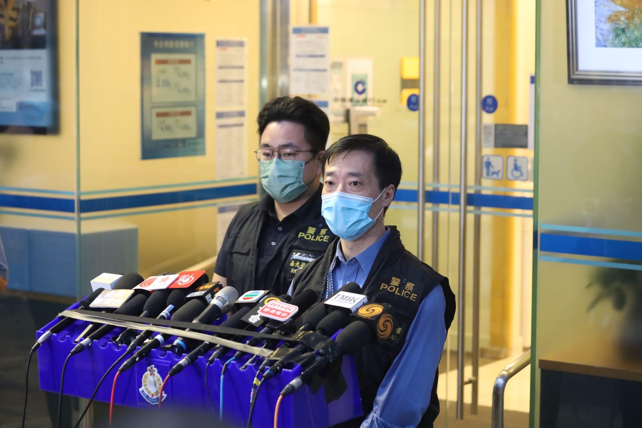 持槍漢劫旺角銀行掠走逾萬元 事後搭巴士逃去 (有片)