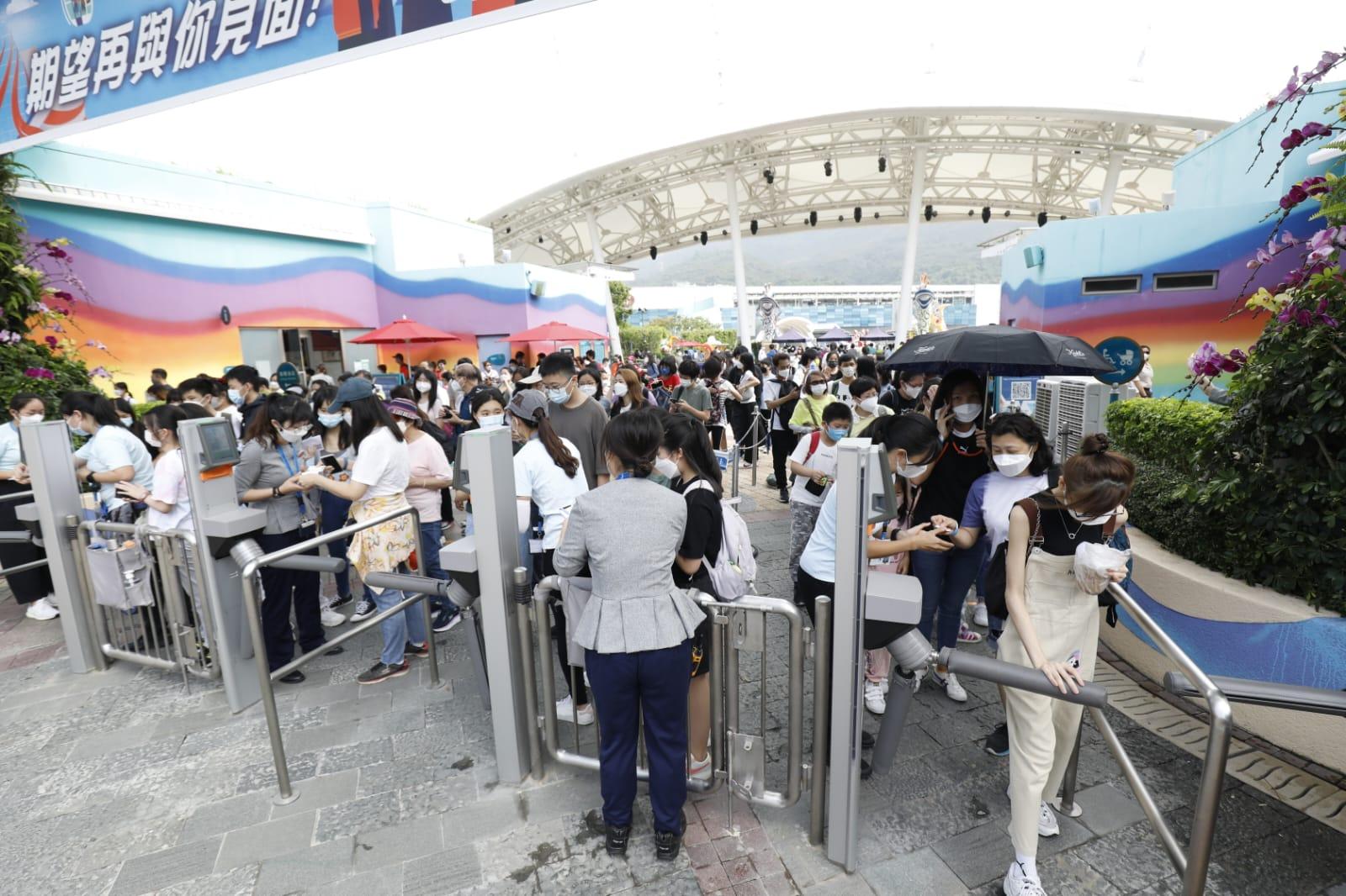 社交措施|海洋公園迪士尼樂園重開現人潮