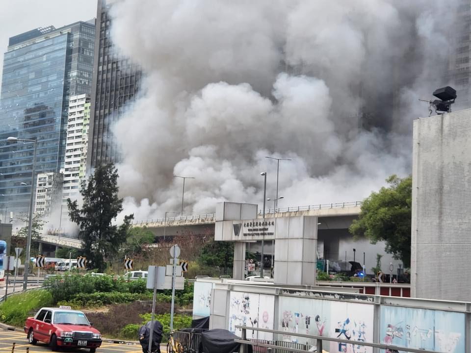 荃灣海角街地盤三級火。