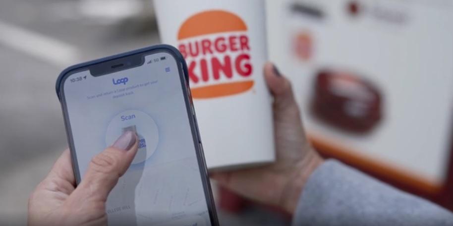 顧客用Loop app掃描杯上的條碼。(互聯網)