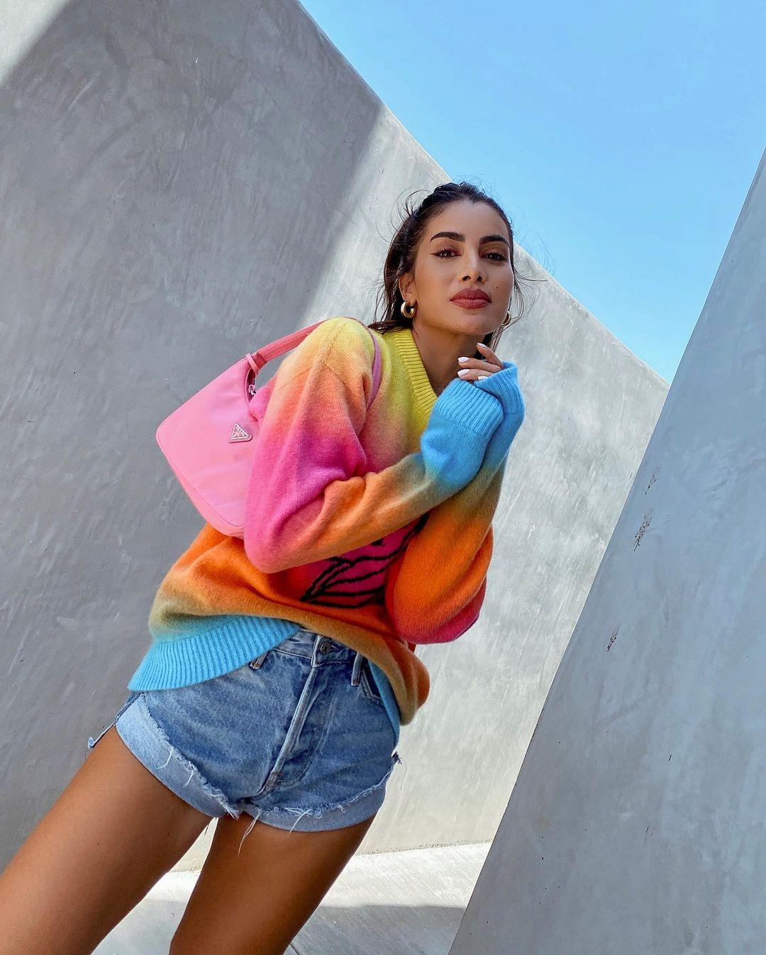 Prada Re-Nylon Re-Edition 2000 mini-bag (instagram @camilacoelho)